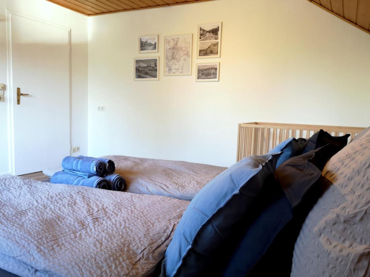 Family-Apartment Mit Balkon, Kueche, Parkplatz & Waschmaschine Offenburg Dış mekan fotoğraf